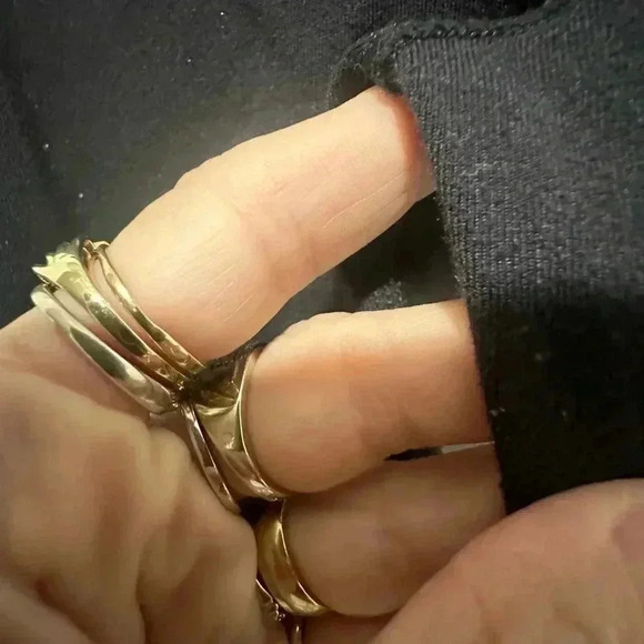 ALO YOGA Black Cut Out Leggings Size Small - Picture 4 of 4